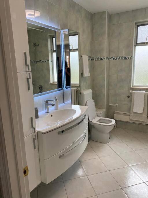 Lovely 3 Bedroom Apartment In Quiet Area W/ Pool Πούλα Εξωτερικό φωτογραφία
