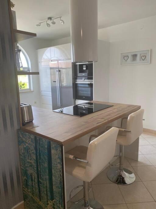 Lovely 3 Bedroom Apartment In Quiet Area W/ Pool Πούλα Εξωτερικό φωτογραφία